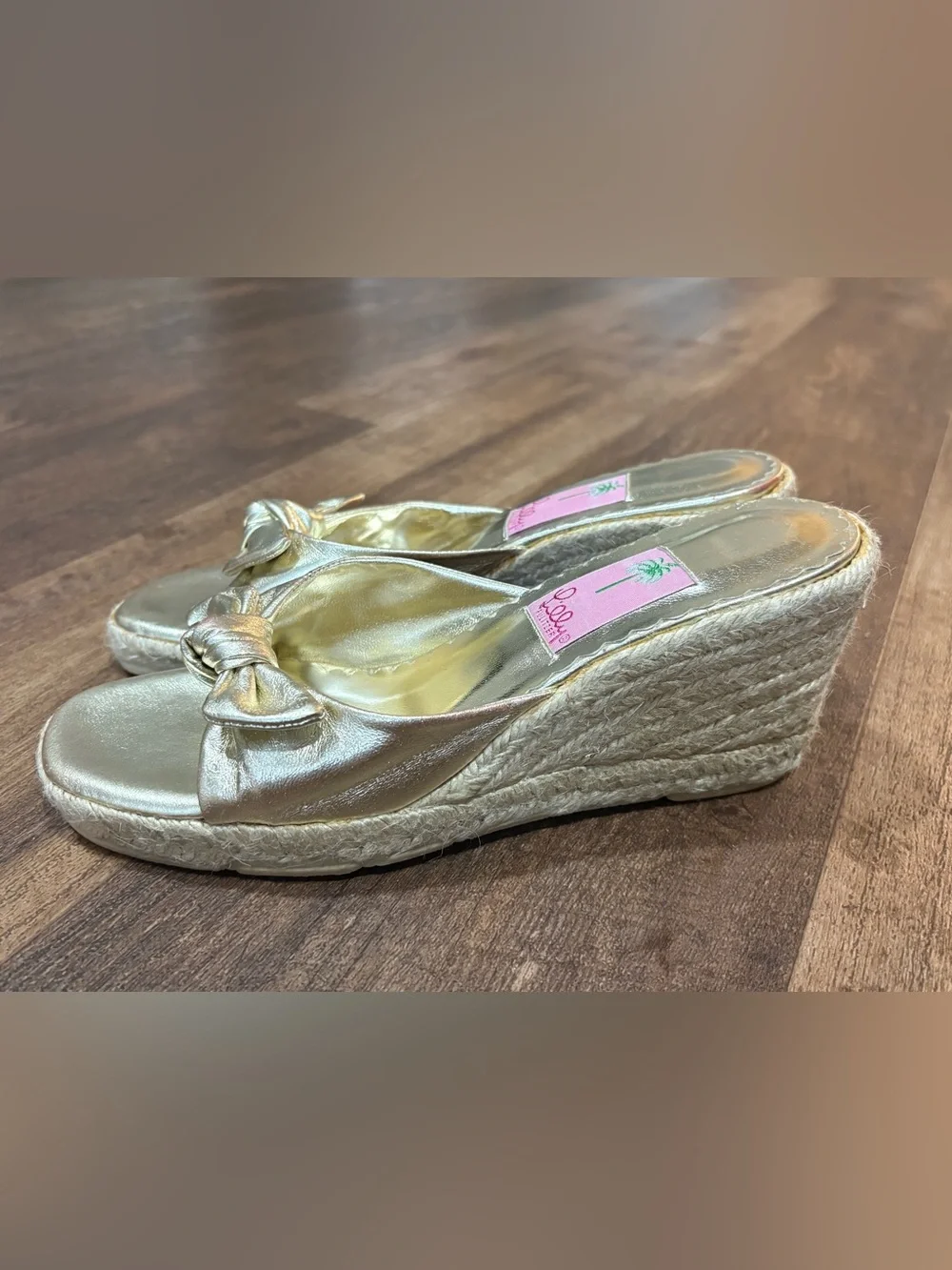 Lilly Pulitzer gold wedge espadrilles featuring a bow detail size 7.5
